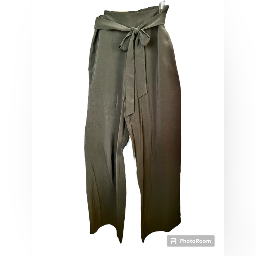 NWT FOREVER 21 High Waisted Wide Leg Black Pants with Tie